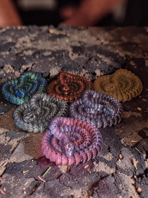 2026/07/1000003026.jpg Articulating Fidget Snake by McGybeer