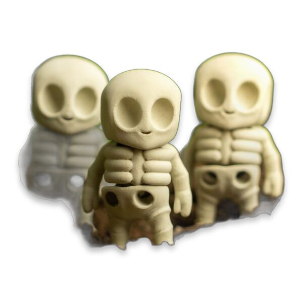 articulated-tiny-alien-skeleton-fidget-toy-4-1 Articulated Tiny Alien Skeleton Fidget Toy, Poseable Desk Buddy